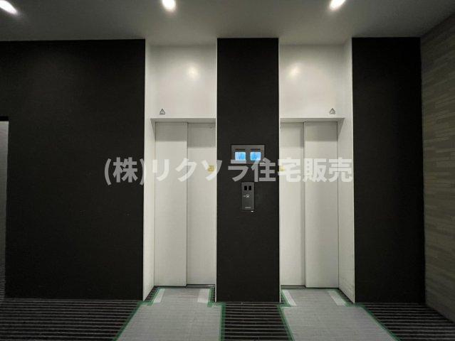 ブランズタワー香里園ロジュマンのその他共用部分|エレベーター4基　防犯カメラ有
■物件内覧・資金計画相談・住宅ローン相談、リフォーム相談、お問合せ受付中■
※当日・翌日のご内覧、ご相談はお電話でのお問合せがスムーズです！