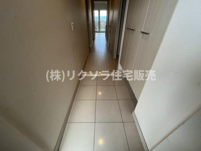 ブランズタワー香里園ロジュマンの内装|玄関内部
■物件内覧・資金計画相談・住宅ローン相談、リフォーム相談、お問合せ受付中■
※当日・翌日のご内覧、ご相談はお電話でのお問合せがスムーズです！