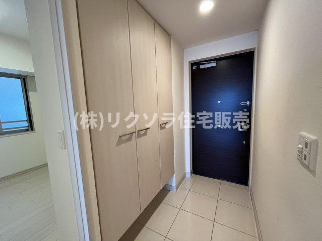 ブランズタワー香里園ロジュマンの収納|玄関収納
■物件内覧・資金計画相談・住宅ローン相談、リフォーム相談、お問合せ受付中■
※当日・翌日のご内覧、ご相談はお電話でのお問合せがスムーズです！