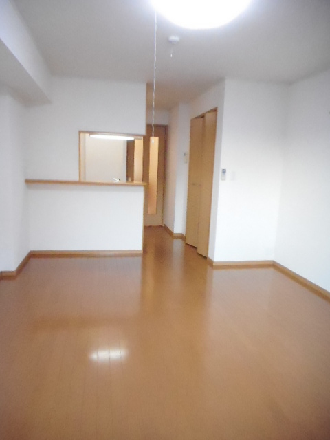 サンヴィレッヂ伍番館の居間・リビング|居室・リビング