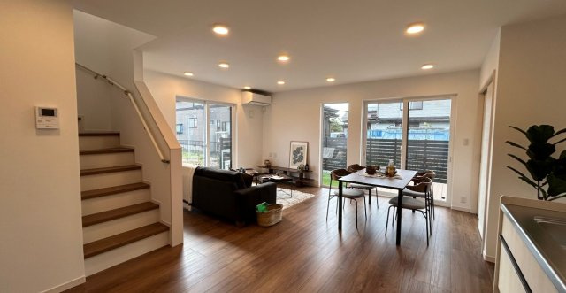 山形市みはらしの丘3丁目　新築（未入居）の居間・リビング