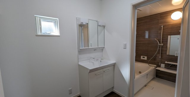 山形市みはらしの丘3丁目　新築（未入居）の独立洗面台