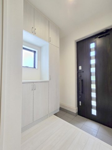 青梅市長淵３丁目　全７棟の玄関