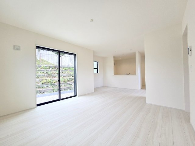 青梅市長淵３丁目　全７棟の居間・リビング