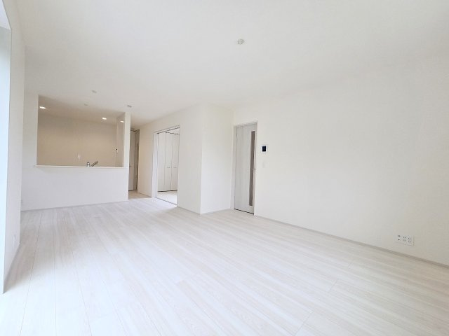 青梅市長淵３丁目　全７棟の居間・リビング