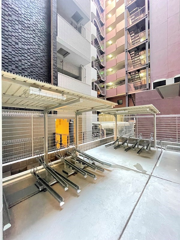 プレサンス三宮セントウエルの外観