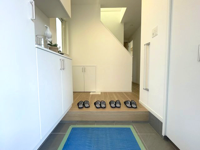 西区古江東町　№35749の玄関|明るく開放感があります。