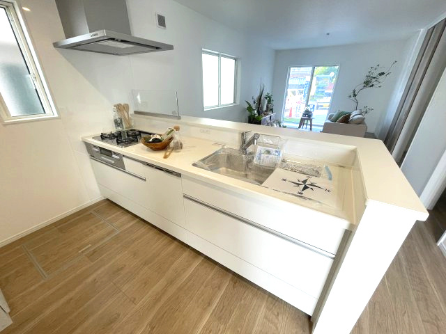西区古江東町　№35749のキッチン|リビング全体を見渡せる
対面式キッチンです。