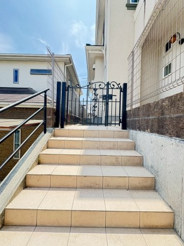 茨木市北春日丘二丁目戸建の外観