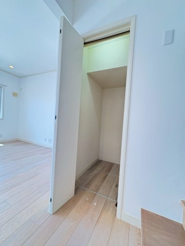 茨木市北春日丘二丁目戸建の内装