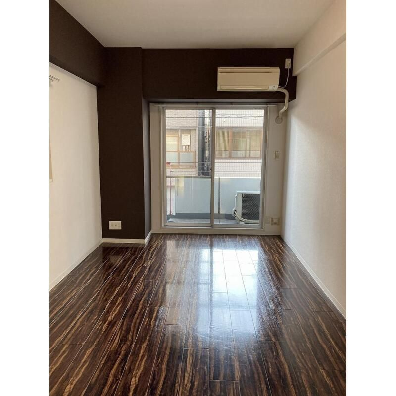 セレブコート弁天の居間・リビング