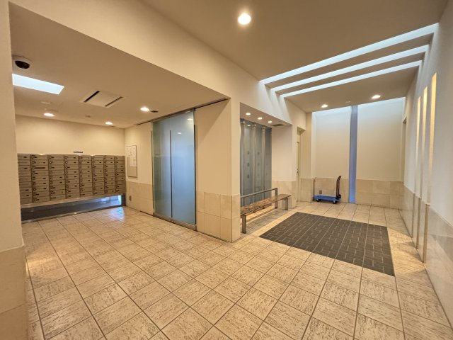 エルステージ月島アトラージュのエントランス