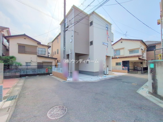 越谷市宮本町2期　新築一戸建ての前面道路含む現地写真