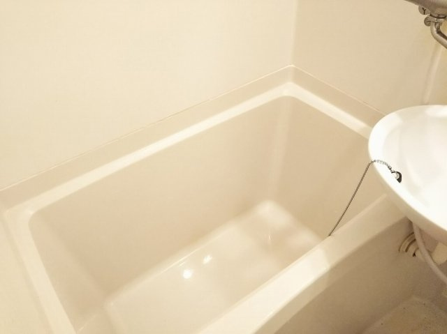 レオパレスフローラの浴室