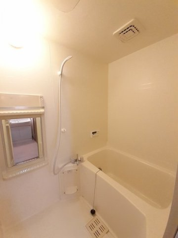 サンシティー国府Ｂの浴室|日々の疲れを癒すお風呂付です