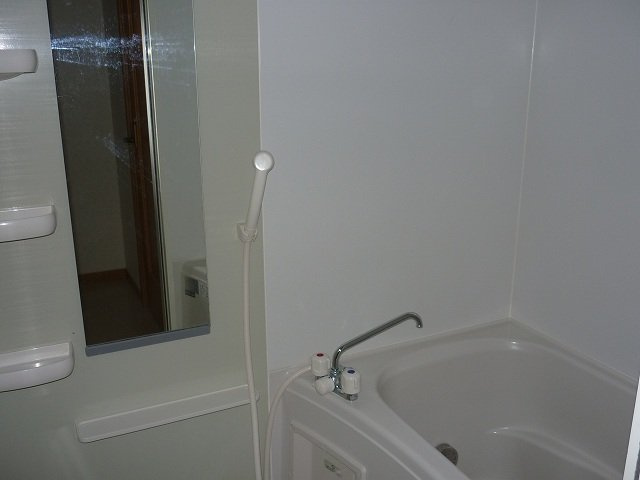 ベルアンジュＢの浴室|落ち着いた空間のお風呂です