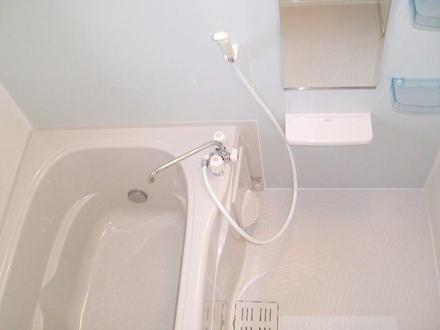 リバーサイド春木　壱番館の浴室|ゆったり過ごせるお風呂です