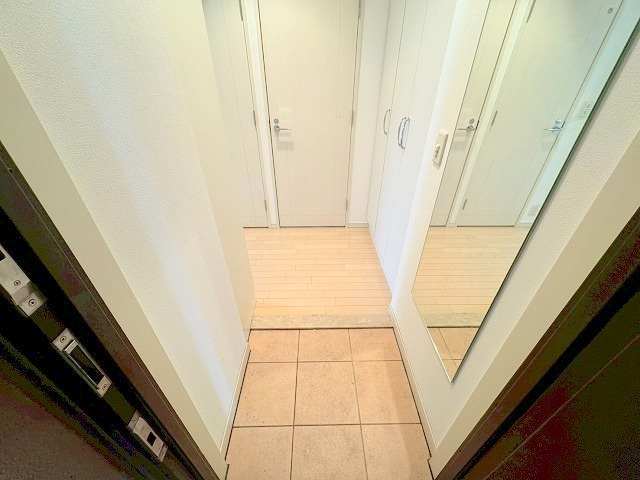 CITY SPIRE十三東の玄関