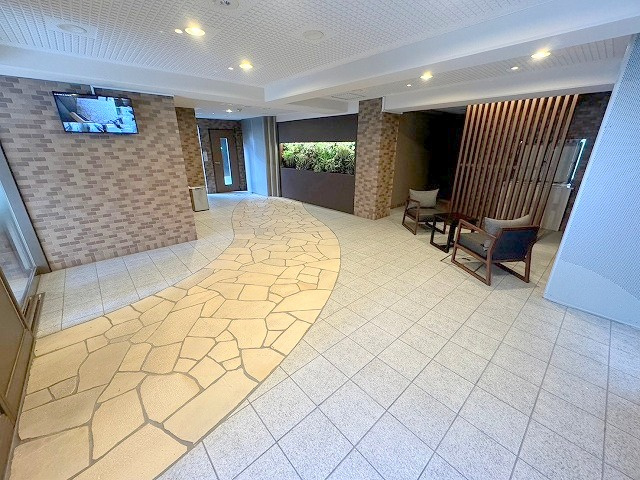 CITY SPIRE十三東のロビー