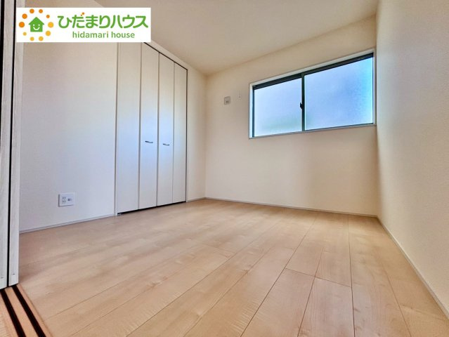 野田市親野井　新築戸建　2号棟の洋室|リビングと洋室が続き間設計なので、小さいお子様の遊び場には最適な間取りです(*´▽｀*)