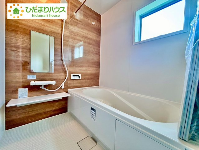 野田市親野井　新築戸建　2号棟の浴室|清潔感のある浴室は自分一人のリラックス空間を演出してくれます。もちろんお子様と一緒でも十分な広さがあり快適です(^^♪							
