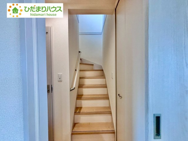 野田市親野井　新築戸建　2号棟のその他|手すり付きの階段はお子様からご年配の方にも安心ですね(*´▽｀*)