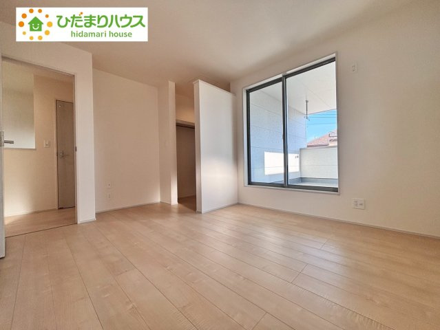 野田市親野井　新築戸建　2号棟の寝室|大きなベッドを置いても余裕の広さの主寝室♪♪				
