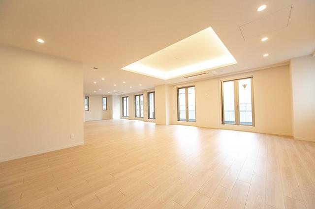 千代田区三番町の賃貸マンションの居間・リビング