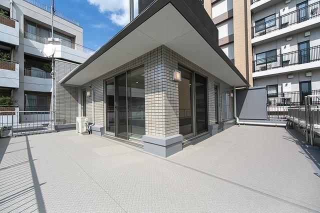 千代田区三番町の賃貸マンションのバルコニー