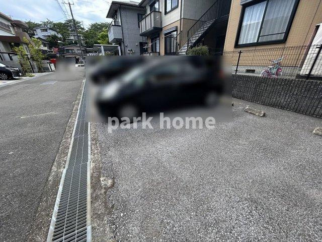 ディアス初月の駐車場|駐車場があるので、車を買う予定の方も安心です