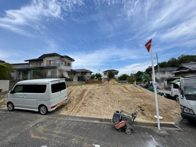 【外観】 | 和泉市光明台2丁目　2号地 | 現況更地につき、プランが決まり次第スムーズに建築可能です。（2025年6月6日撮影）