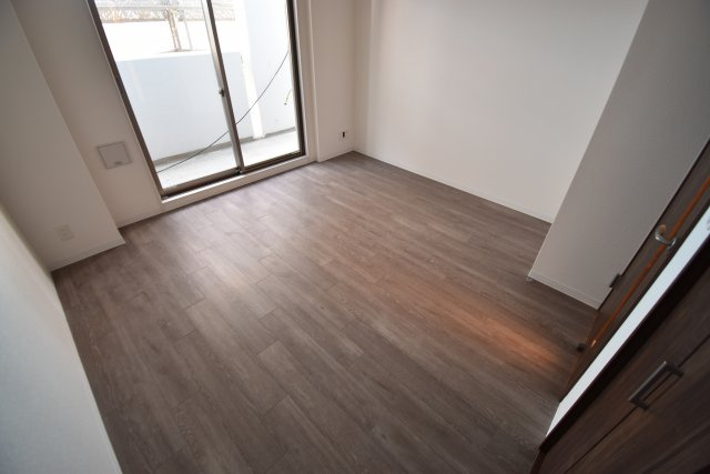 フォーリアライズ難波シエロの洋室