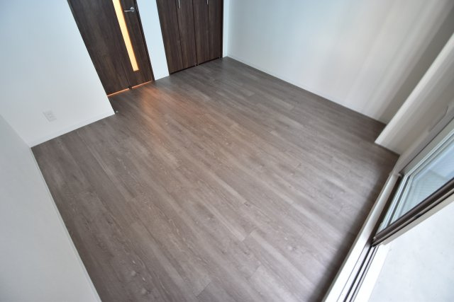 フォーリアライズ難波シエロの洋室