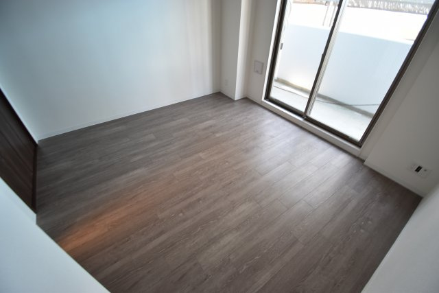 フォーリアライズ難波シエロの洋室