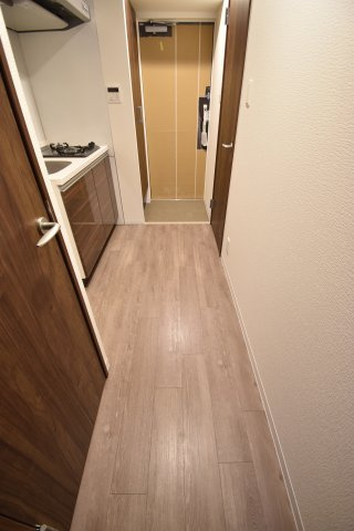 フォーリアライズ難波シエロの玄関