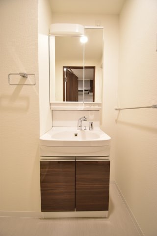 フォーリアライズ難波シエロの独立洗面台