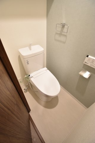 フォーリアライズ難波シエロのトイレ