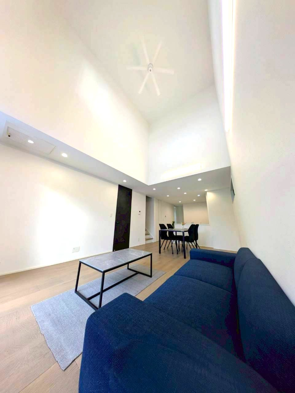 葵区羽鳥４丁目　新築一戸建て　全３棟　2号棟の居間・リビング