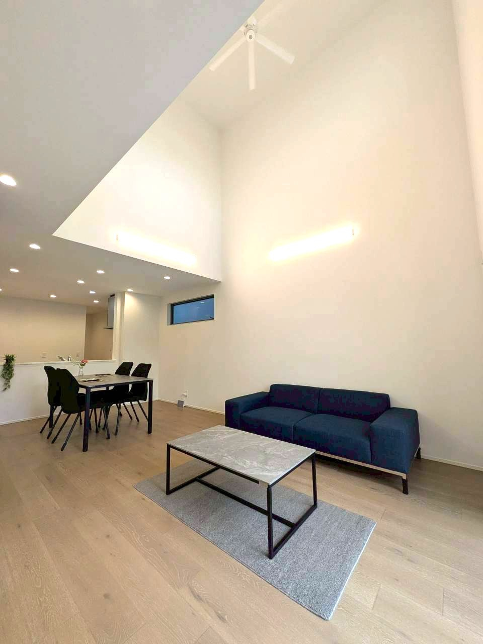 葵区羽鳥４丁目　新築一戸建て　全３棟　2号棟のその他|明るい光が差し込む大きな吹き抜け