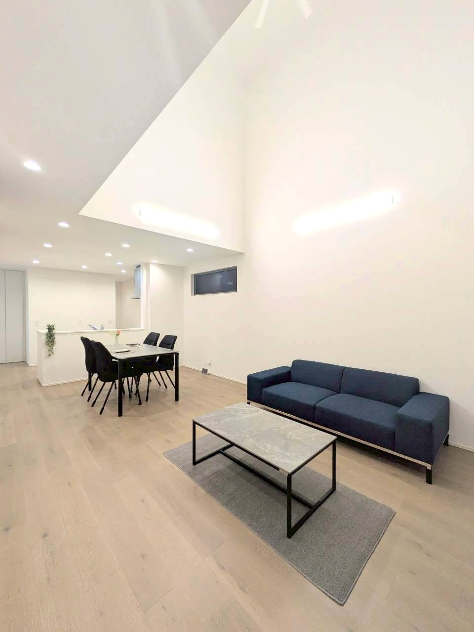 葵区羽鳥４丁目　新築一戸建て　全３棟　2号棟のキッチン|リビング全体を見渡せる対面式キッチン