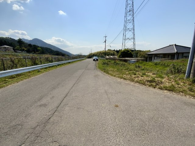 萩生 治良丸　売土地の前面道路含む現地写真