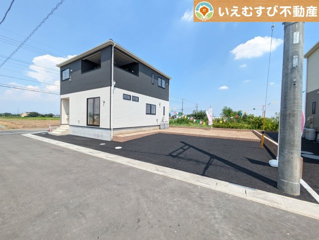 Cradle garden　上里町勅使河原第17の駐車場|2台駐車可能なスペース完備
しっかり舗装してある駐車スペースで天気が悪く足元が悪い日でも乗り降りしやすい♪