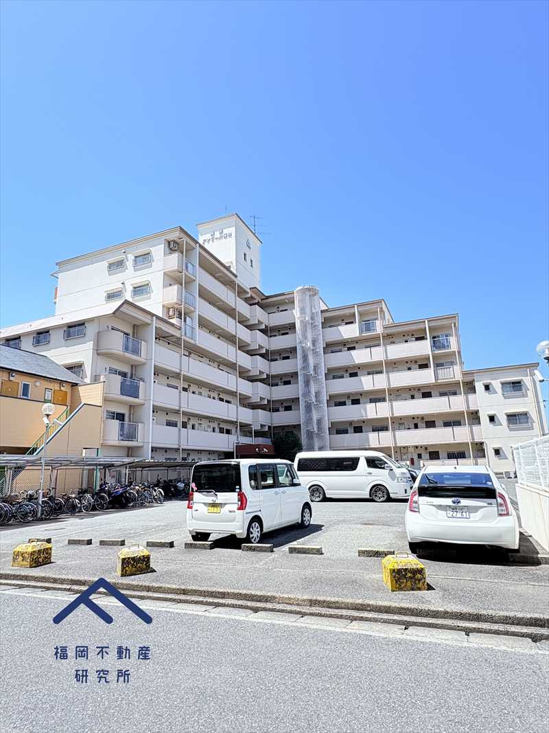 新栄アンピール板付の外観