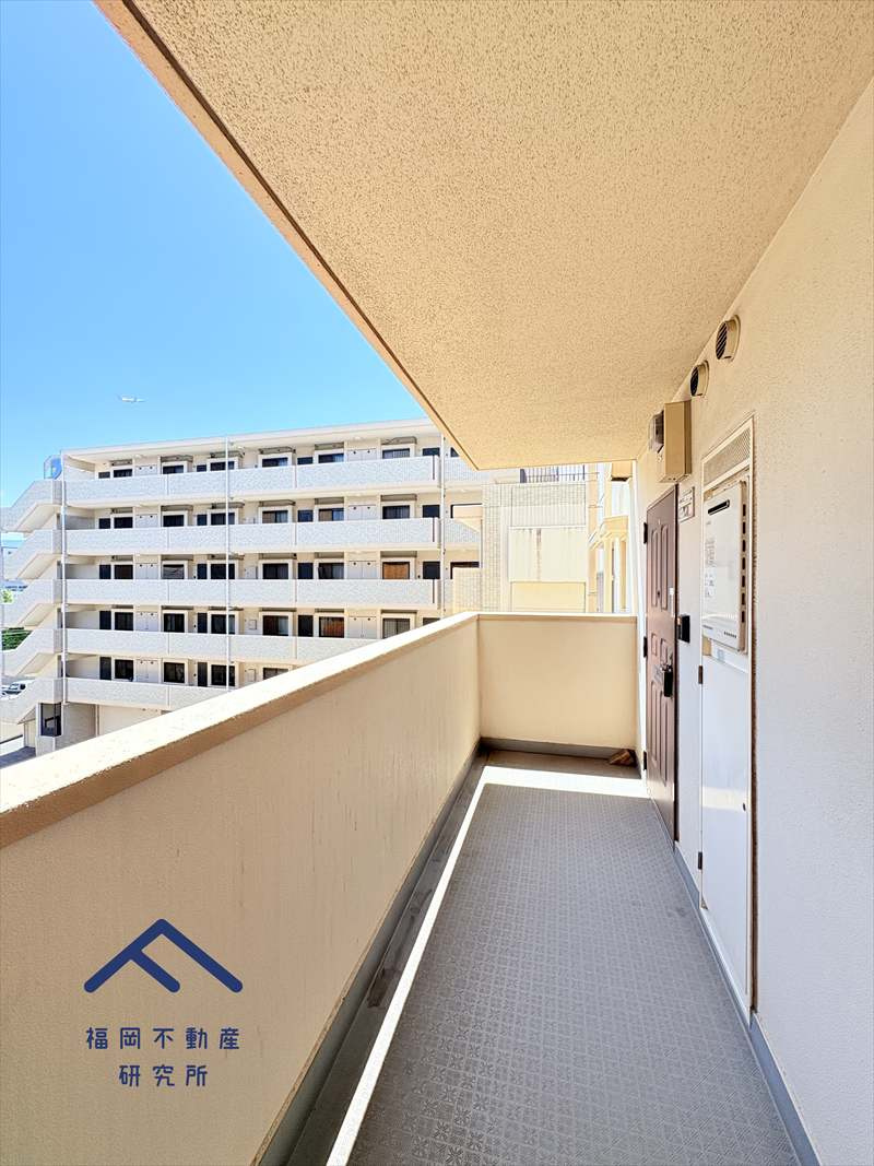 新栄アンピール板付のバルコニー