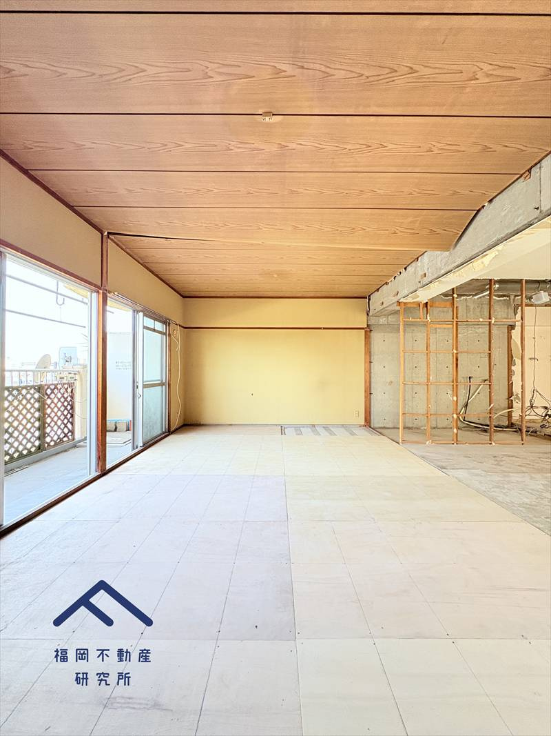 新栄アンピール板付