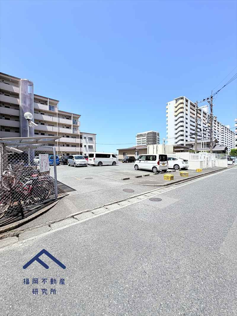 新栄アンピール板付の駐車場