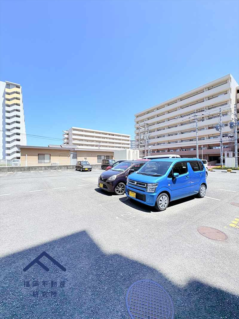 新栄アンピール板付の駐車場