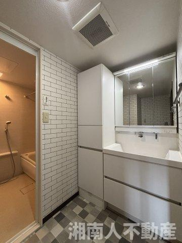 ダイアパレス茅ヶ崎南湖の洗面所|コンパクトで使いやすい洗面所