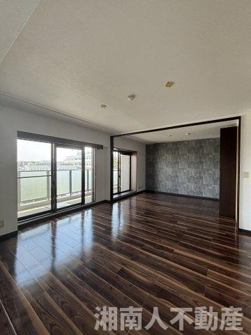 ダイアパレス茅ヶ崎南湖の居間・リビング