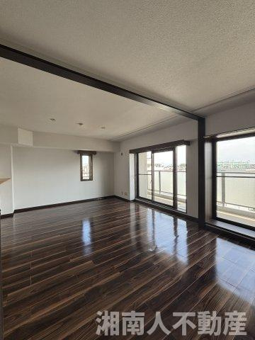 ダイアパレス茅ヶ崎南湖の居間・リビング